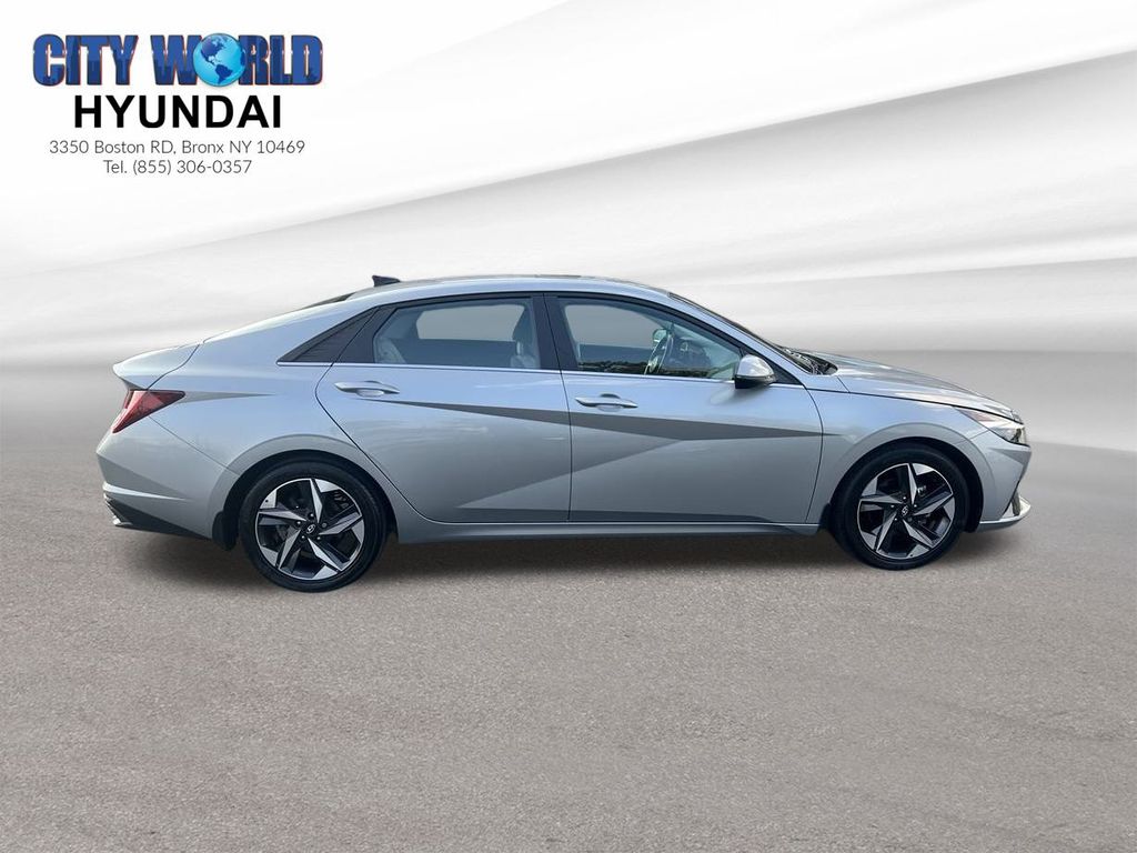 2022 Hyundai Elantra Limited 5