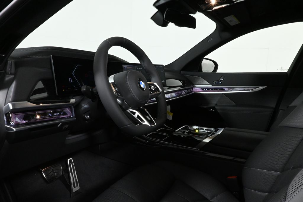 2025 BMW 7 Series 760i xDrive 15