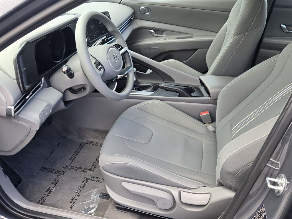 2023 Hyundai Elantra - $19,599