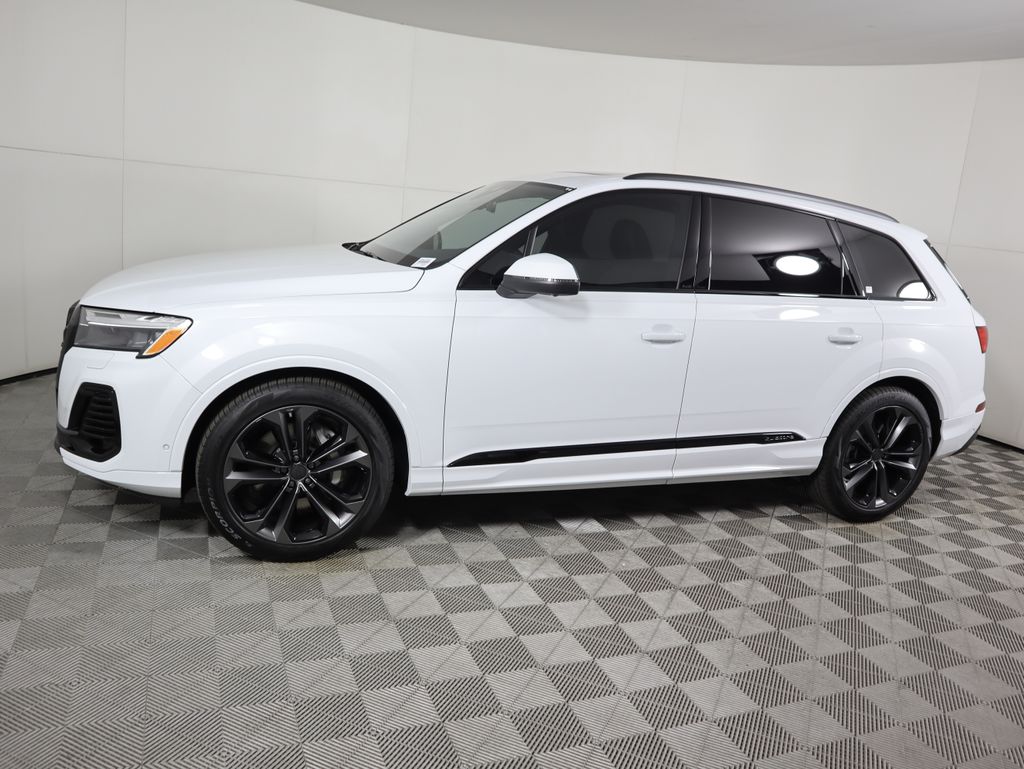 Thumbnail: 2026 Audi Q7 - 9