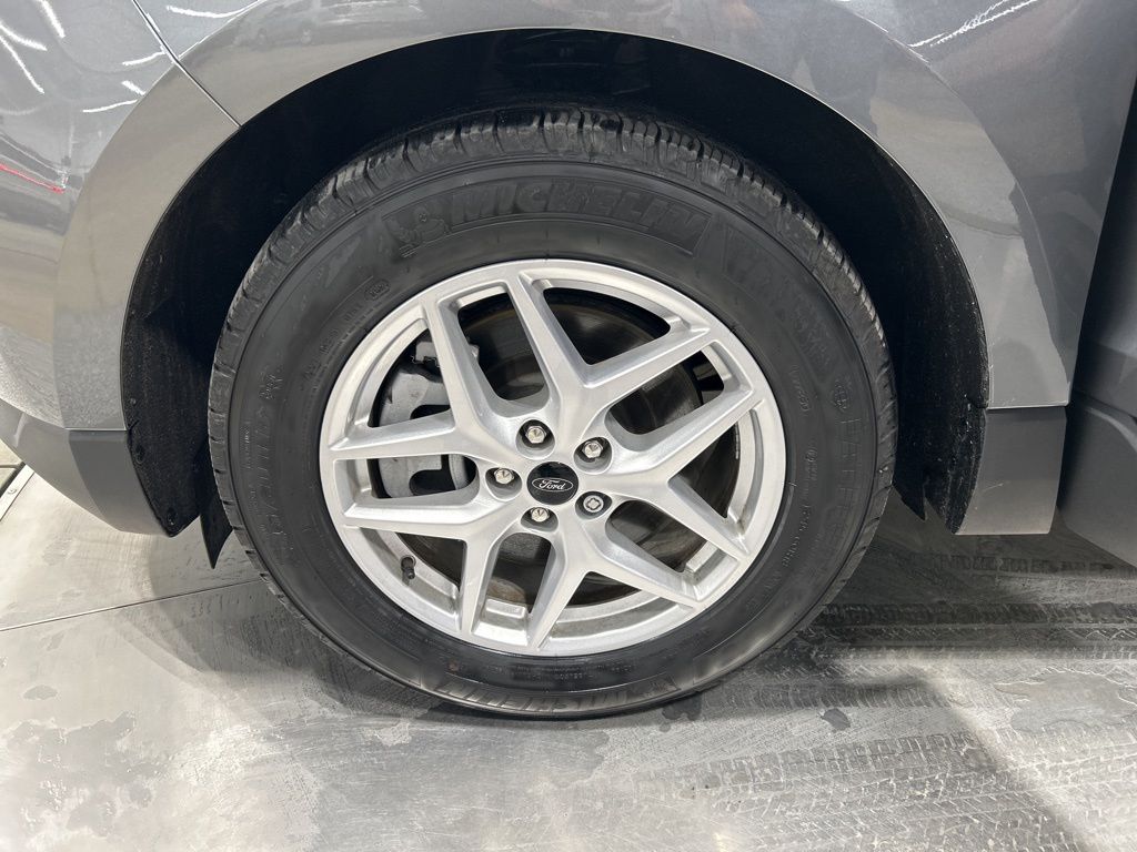 used 2024 Ford Edge car, priced at $28,952