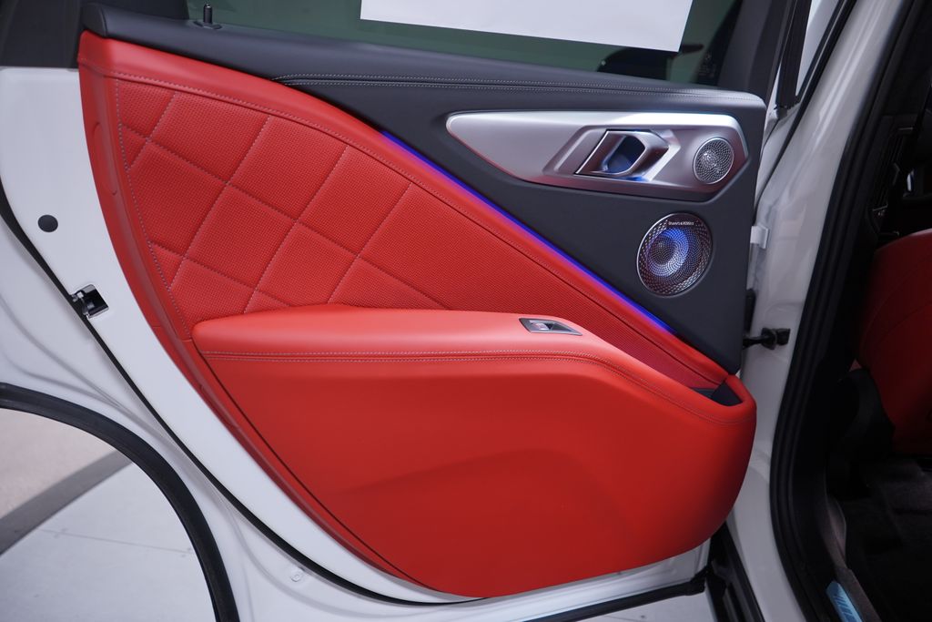 Thumbnail: 2026 BMW XM - 16