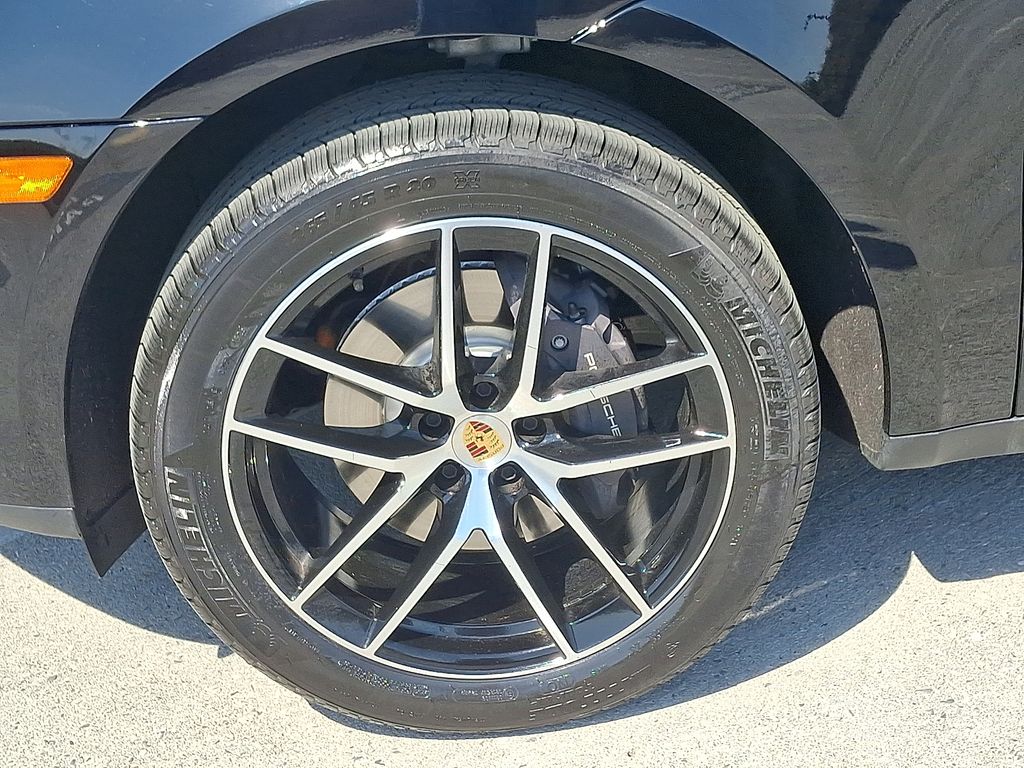 Thumbnail: 2023 Porsche Macan - 10