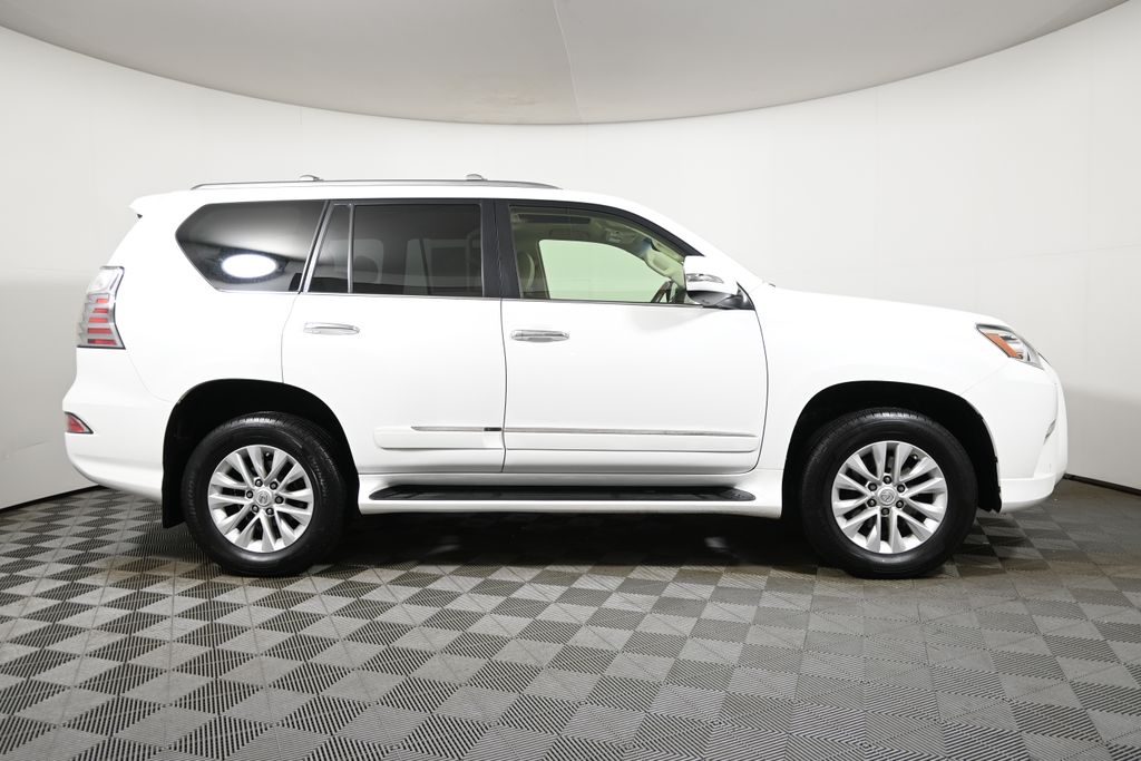 Thumbnail: 2016 Lexus GX - 8
