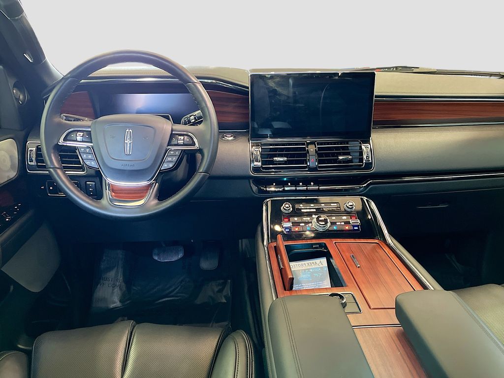 Used 2024 Gray Metallic Lincoln Reserve image 24