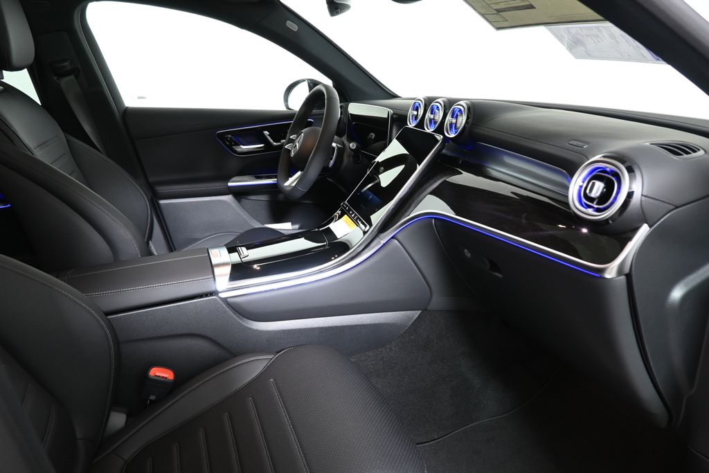 Thumbnail: 2026 Mercedes-Benz GLC - 20