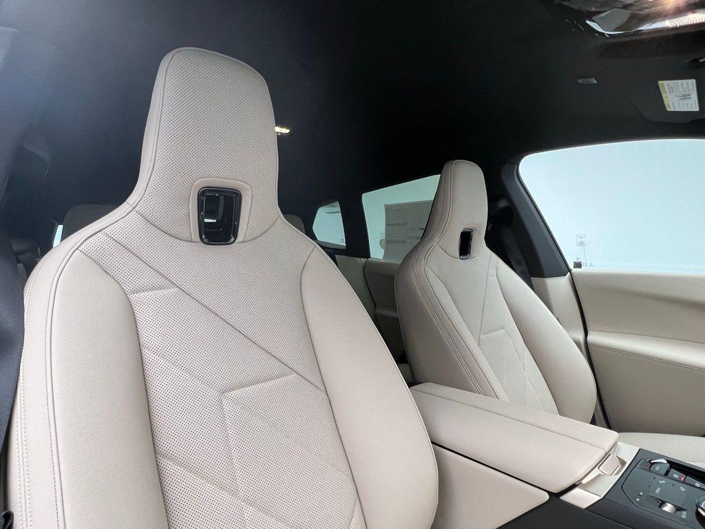 Thumbnail: 2026 BMW iX - 7