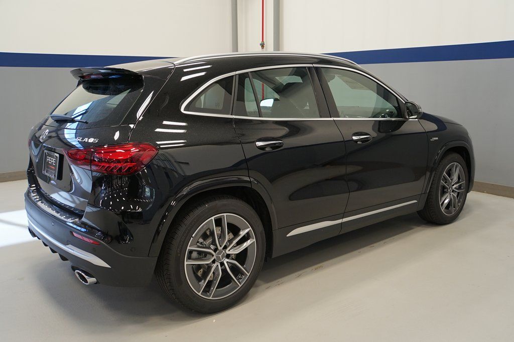 2025 Mercedes Benz GLA AMG 35 4MATIC photo 4