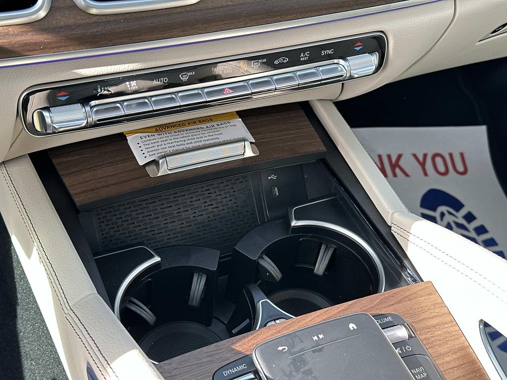 Thumbnail: 2026 Mercedes-Benz GLE - 10