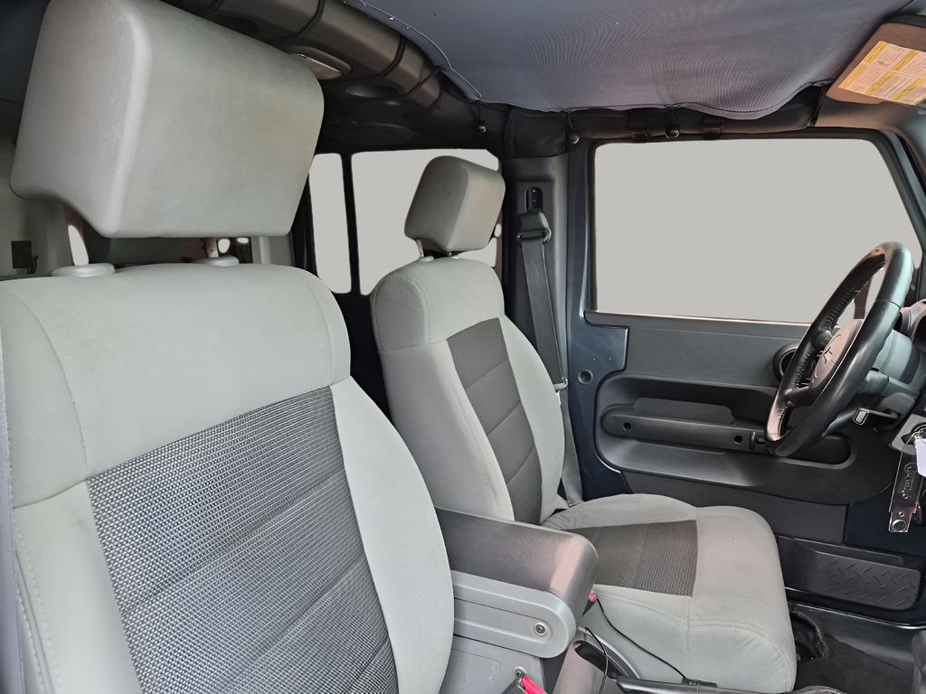 Used 2008  Jeep Unlimited X image 15