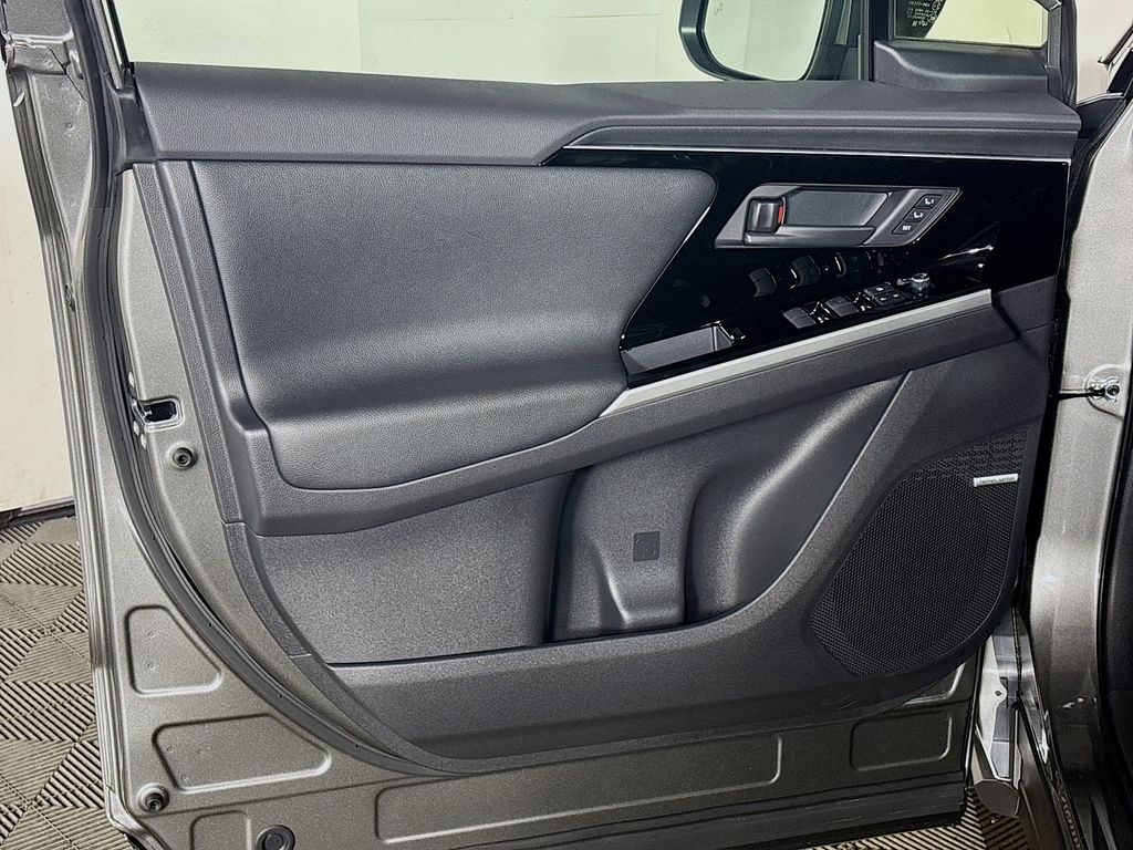 2025 Subaru Solterra Limited