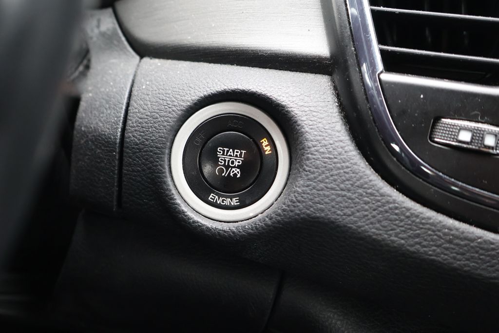 Thumbnail: 2016 Chrysler 200 - 27