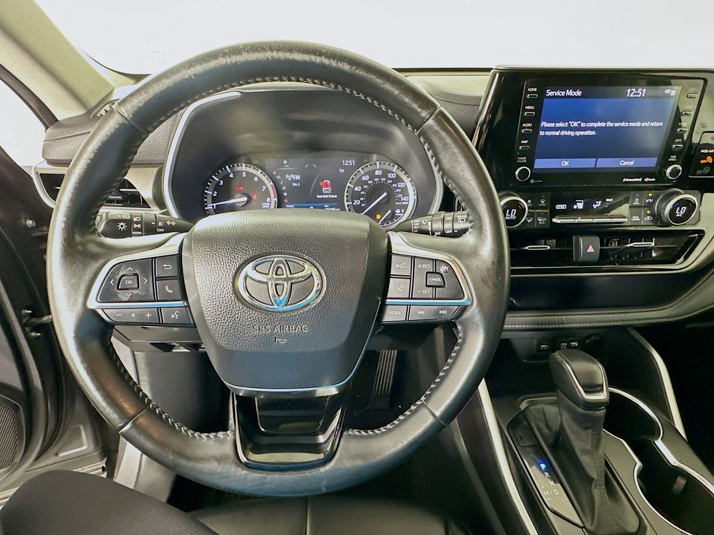 Thumbnail: 2021 Toyota Highlander - 11