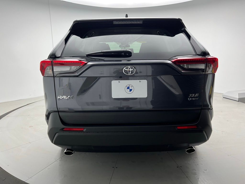 2025 Toyota RAV4 XLE 5