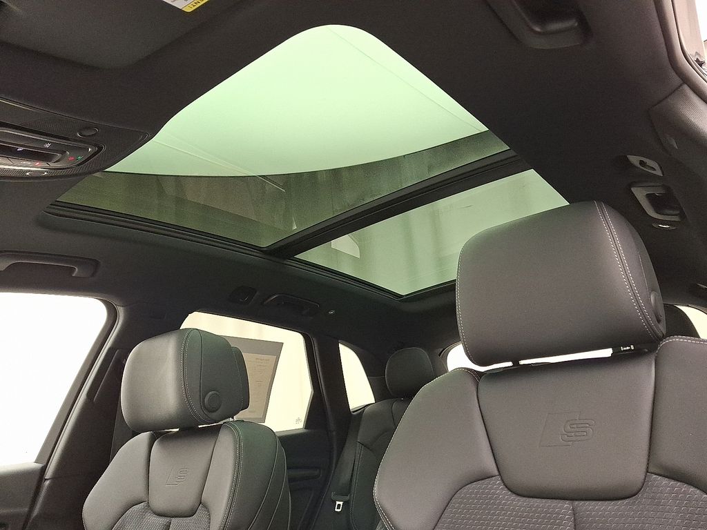 Thumbnail: 2024 Audi SQ5 - 14