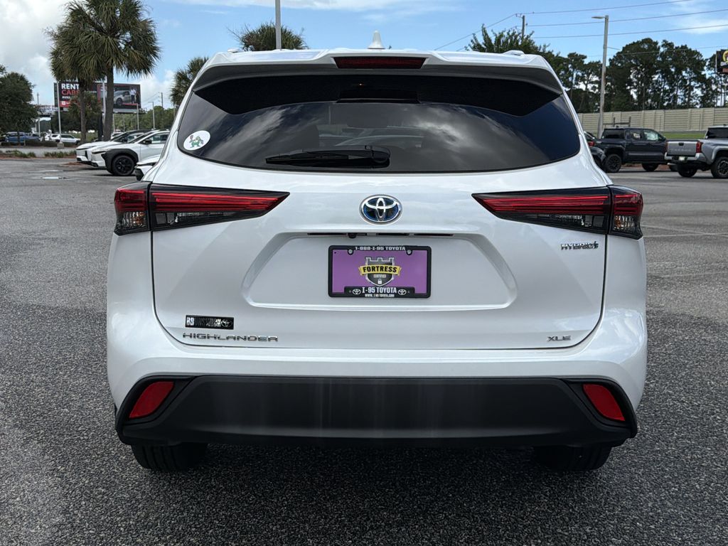 Used 2022 Toyota Highlander Hybrid SUV
