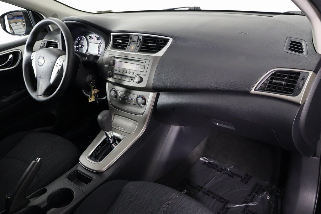 Thumbnail: 2014 Nissan Sentra - 8