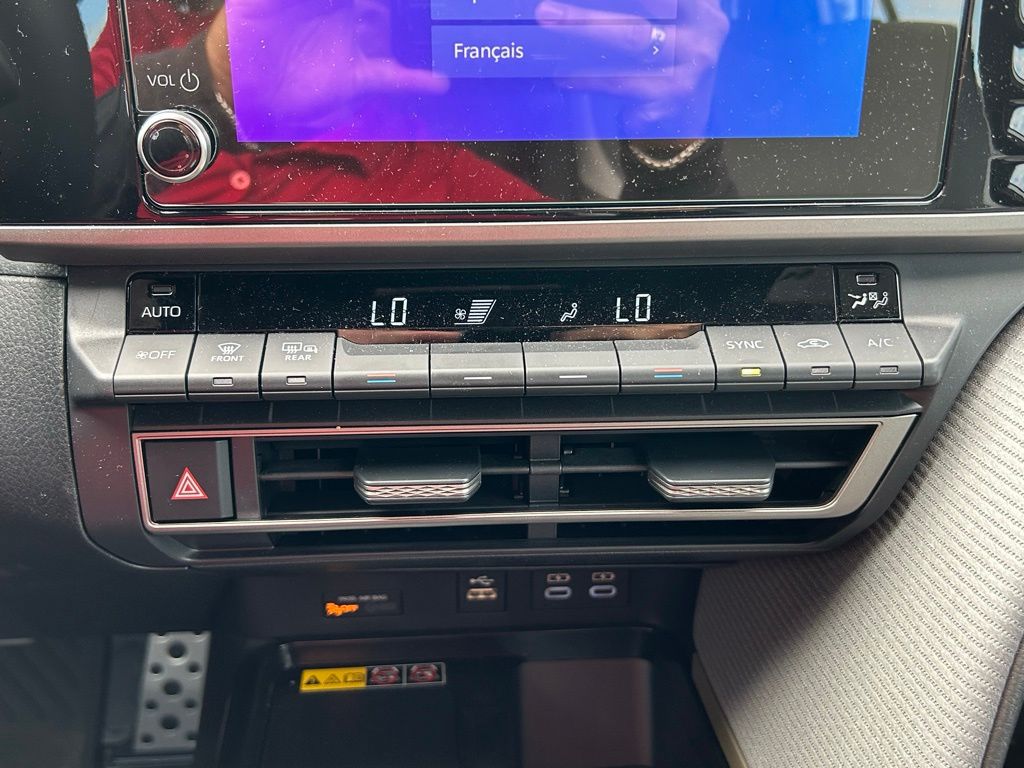 Thumbnail: 2025 Toyota Camry - 25