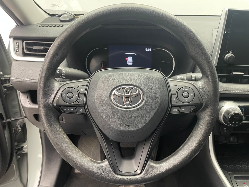 2023 Toyota RAV4 XLE 21