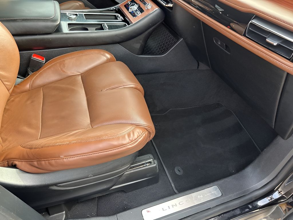 Used Car 2020 Lincoln Aviator  Reserve For Sale Under $25,000 In Austin, Texas