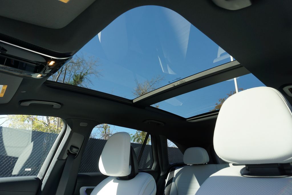 Thumbnail: 2026 Mercedes-Benz GLC - 12