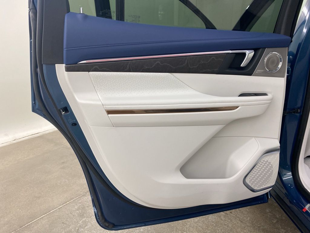 2025 Buick Enclave Avenir photo