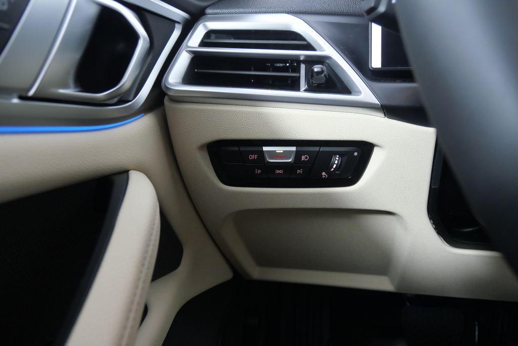 2025 BMW i4 eDrive40 18