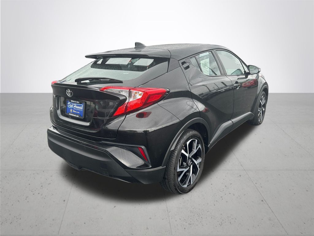 2022 Toyota C-HR XLE