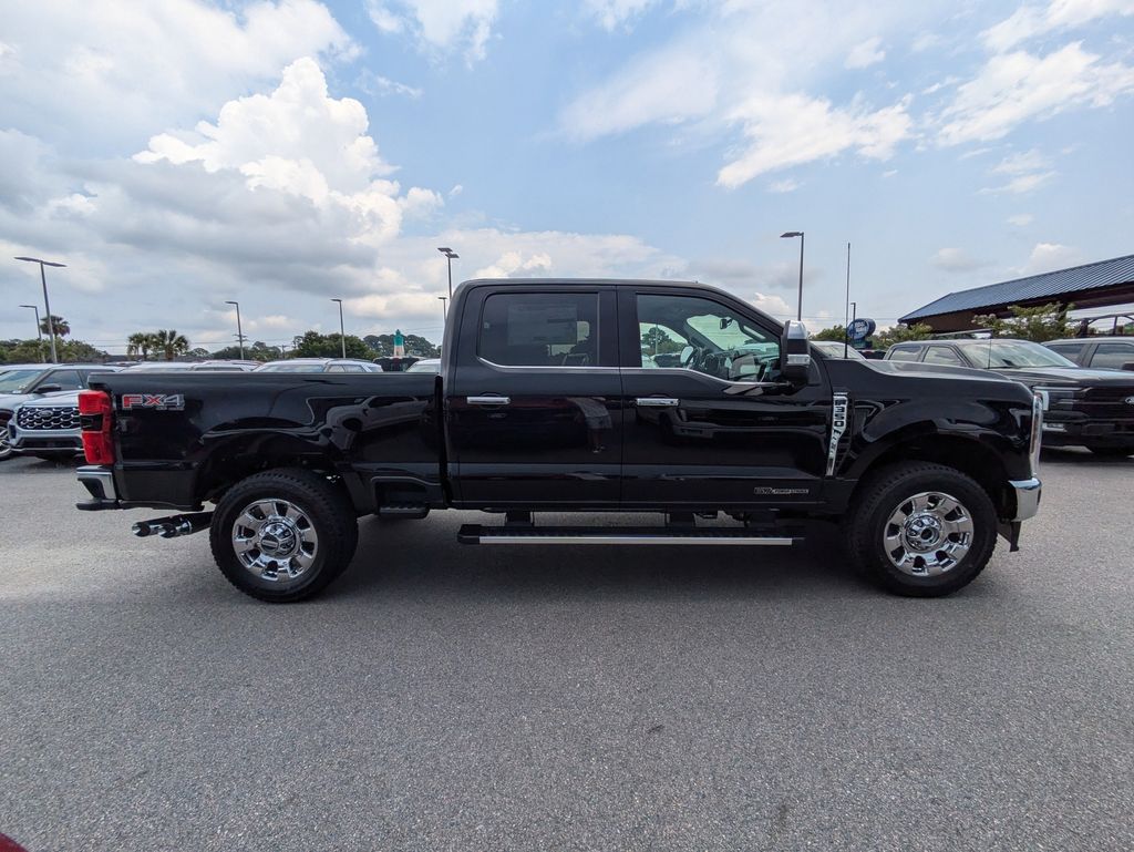 2026 Ford F-350 Super Duty LARIAT