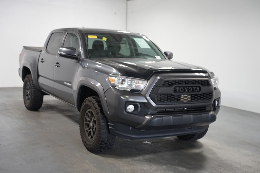 Thumbnail: 2022 Toyota Tacoma - 3
