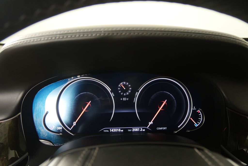 Thumbnail: 2017 BMW 7 Series - 19