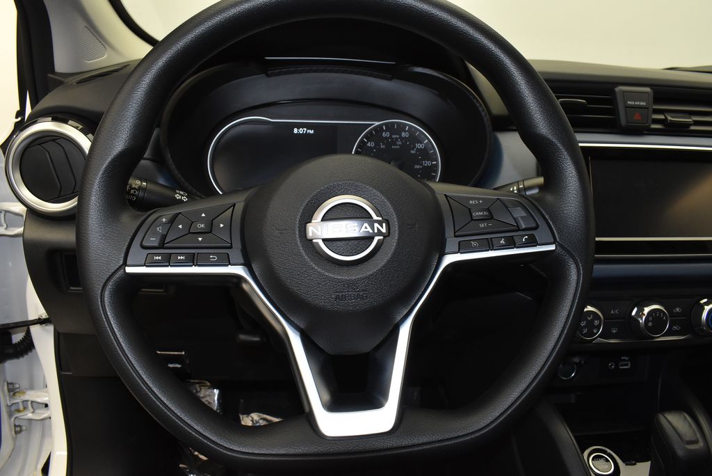 2025 Nissan Versa 1.6 SV 15