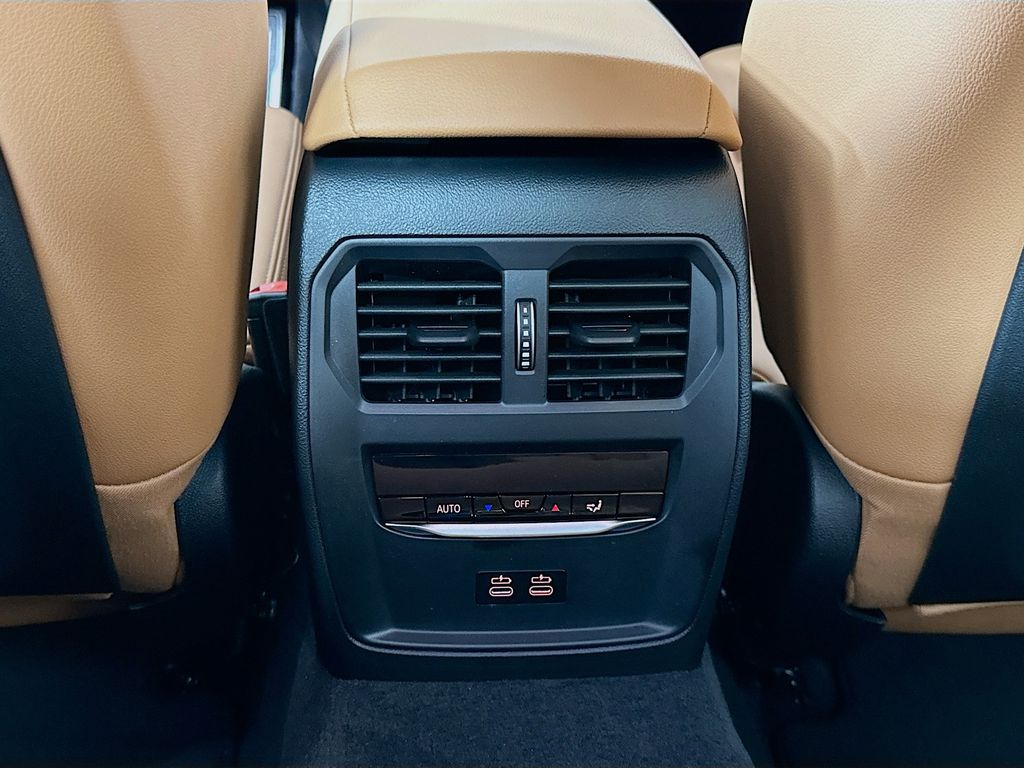 Thumbnail: 2026 BMW 3 Series - 18