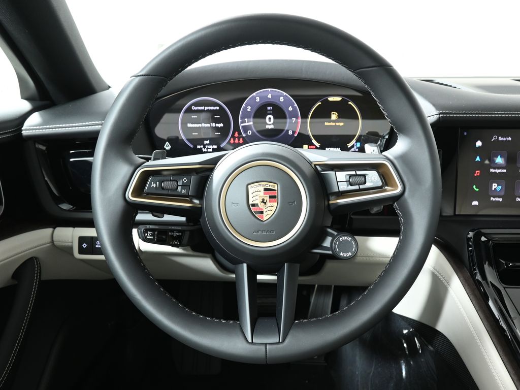 2024 Porsche Panamera  17