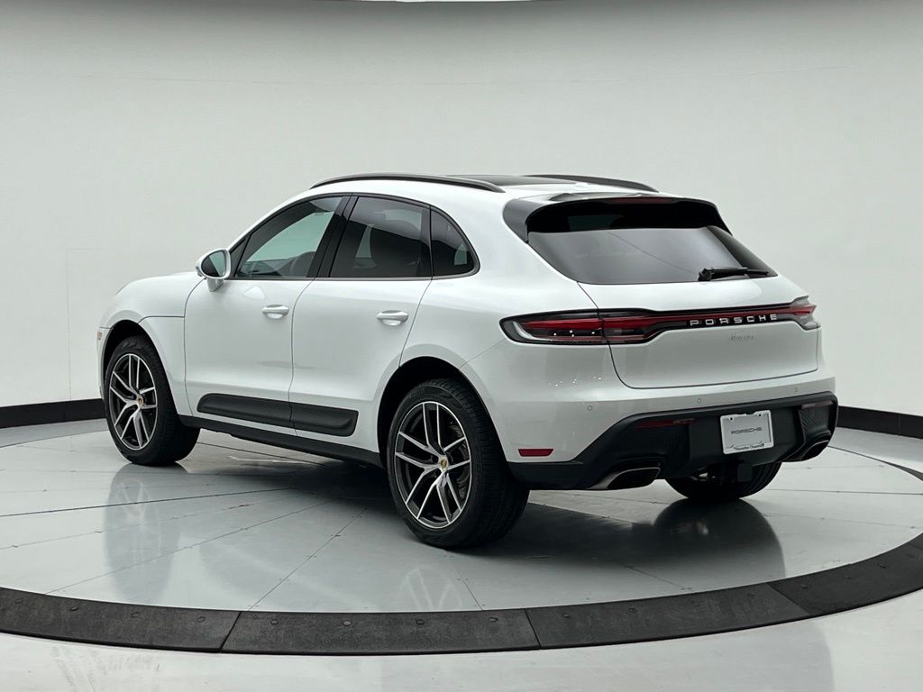 Thumbnail: 2025 Porsche Macan - 3