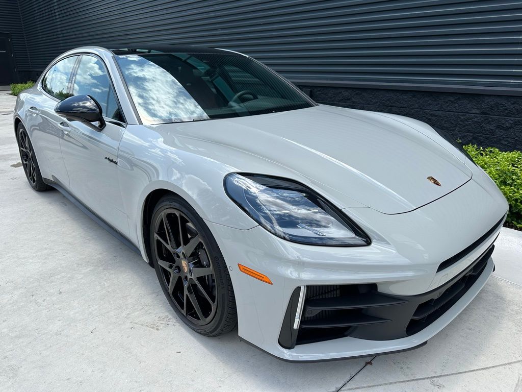2025 Porsche Panamera 4 10