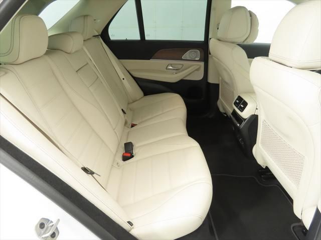 Thumbnail: 2026 Mercedes-Benz GLE - 22