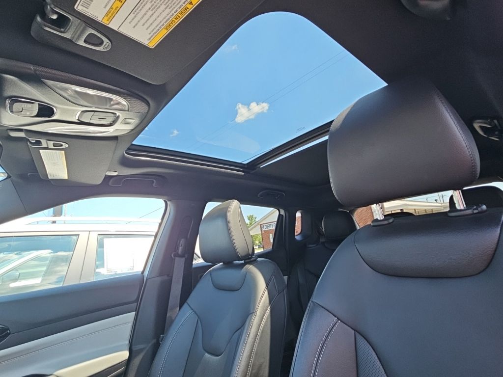 2025 Jeep Compass Limited - Photo 19