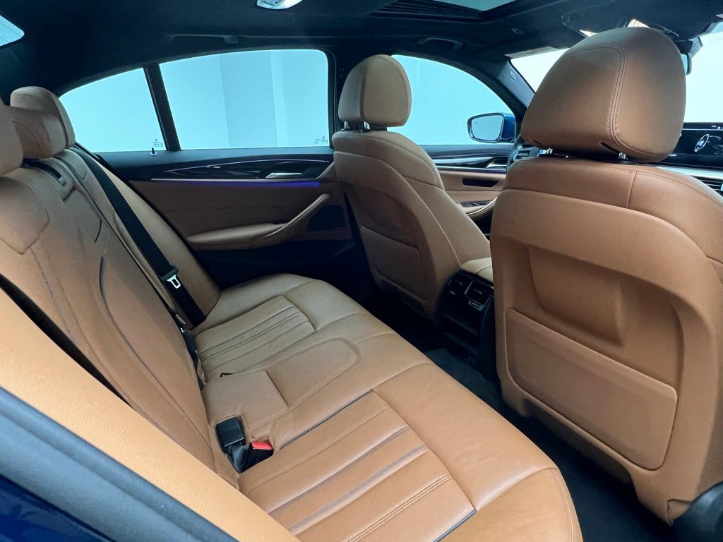 2022 BMW 5 Series 540i 9