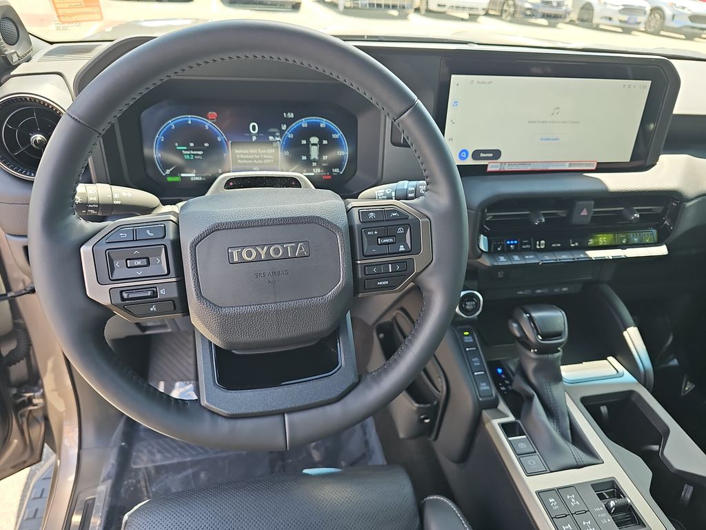 Used 2025  Toyota Base image 16
