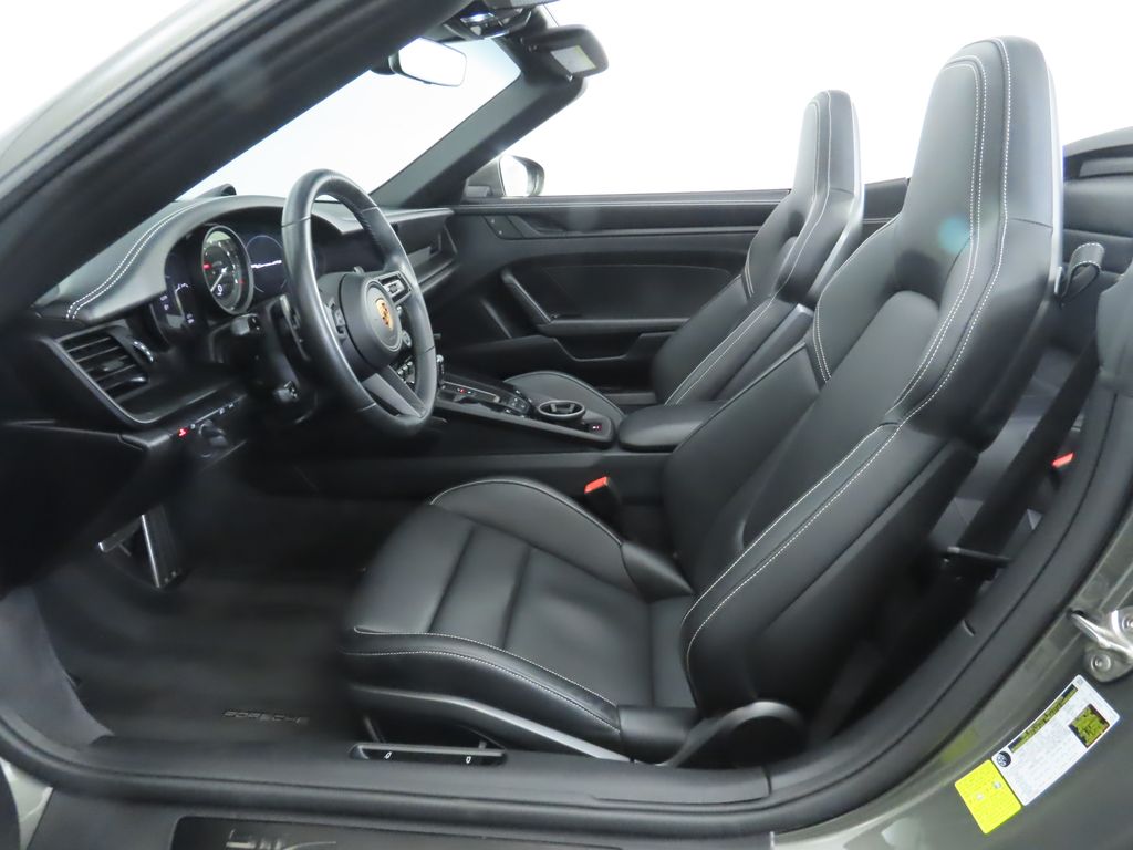 Thumbnail: 2022 Porsche 911 - 27