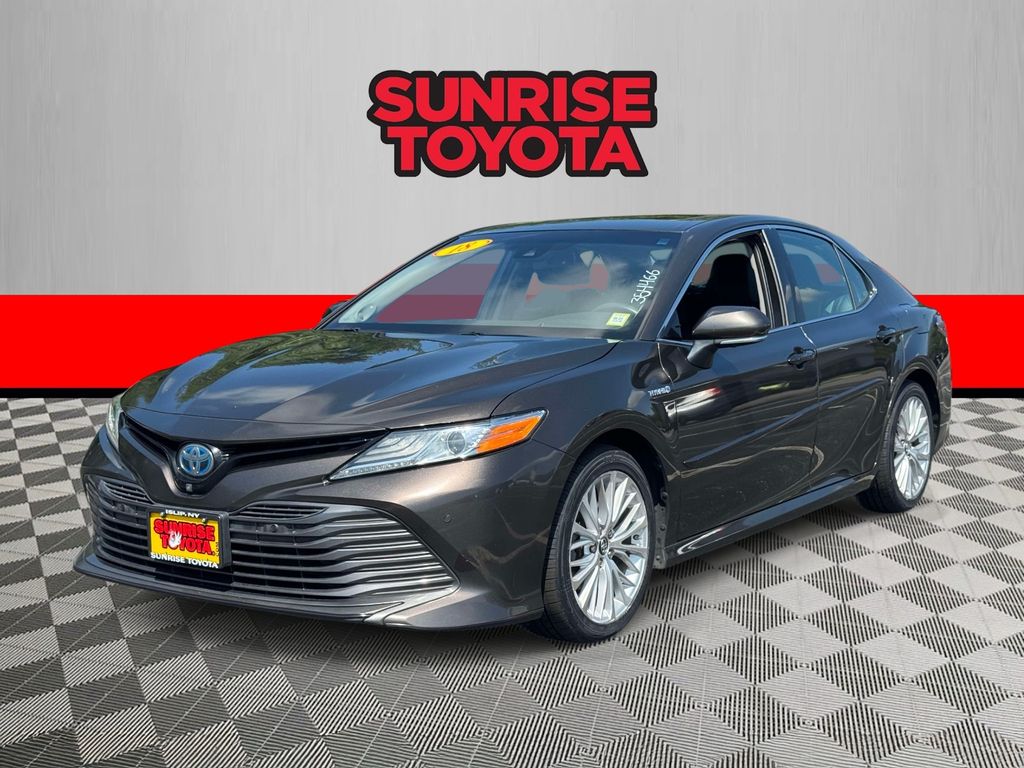 Used 2018 Toyota Camry Hybrid Sedan