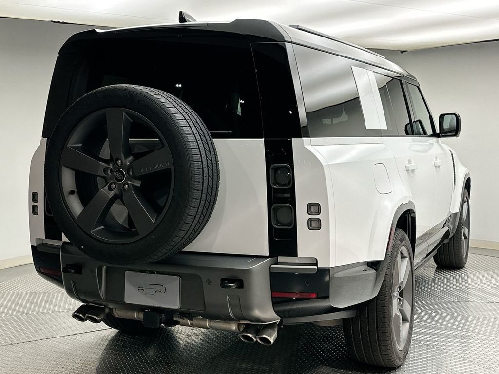 Thumbnail: 2025 Land Rover Defender - 3