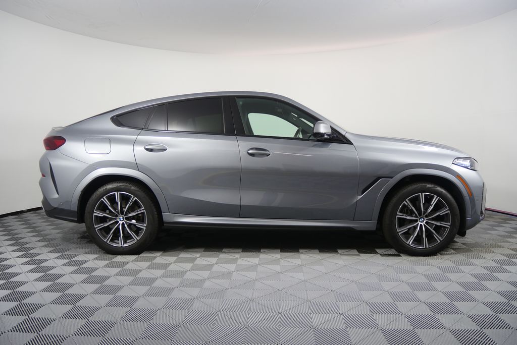 Thumbnail: 2025 BMW X6 - 2