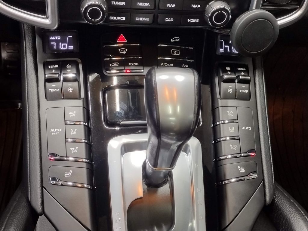 2017 Porsche Cayenne Base