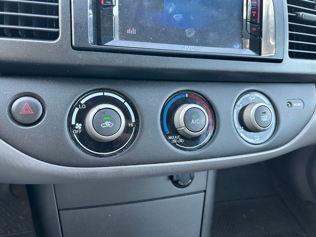 Thumbnail: 2005 Toyota Camry - 23