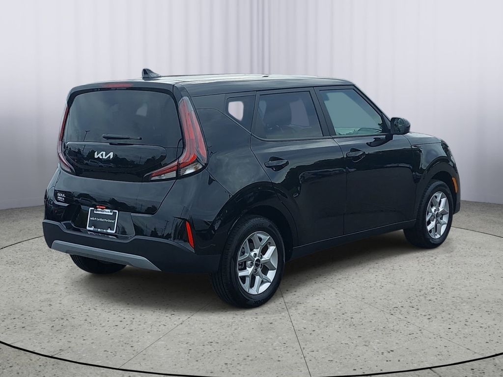 Used 2025 Black Kia LX image 3