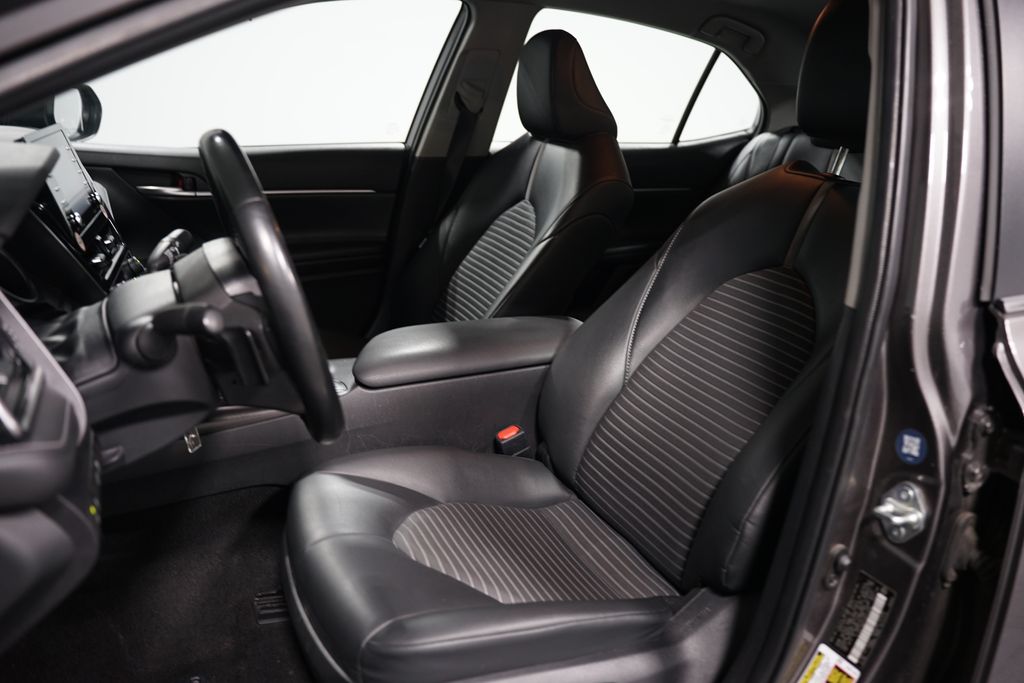 2023 Toyota Camry SE 6
