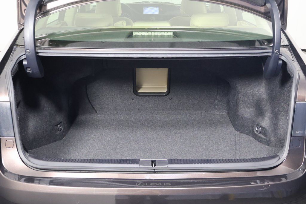 Thumbnail: 2015 Lexus ES - 14