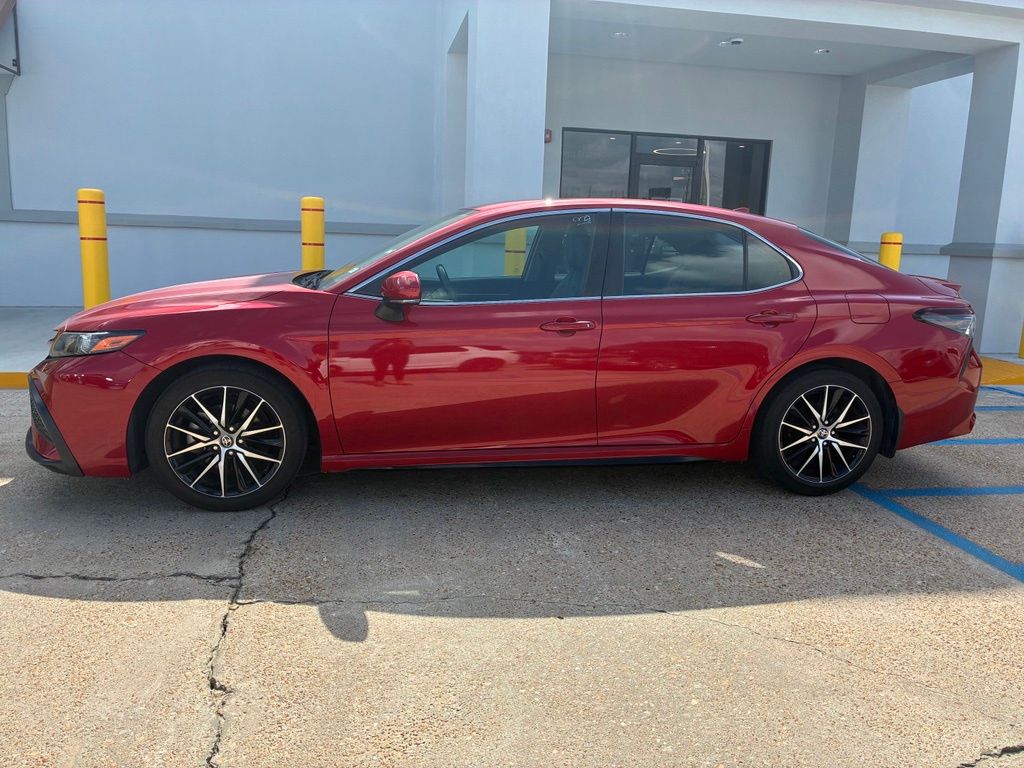 2024 Toyota Camry SE — photo 2